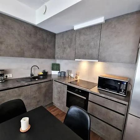 Spacious Near Downtown *